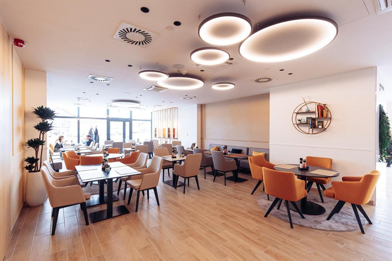 Antunovic Hotel East 赛斯韦泰 外观 照片